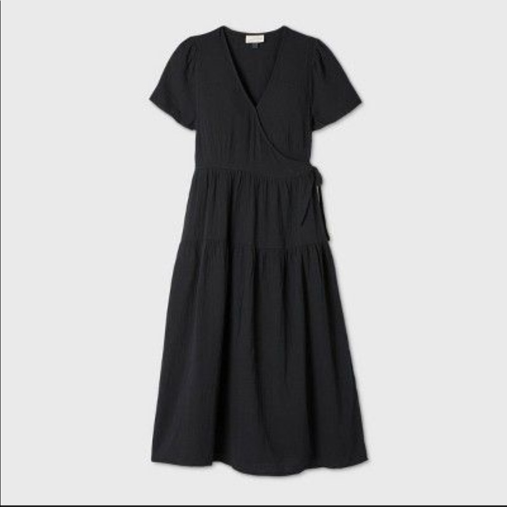 Universal Threads Black midi wrap dress
